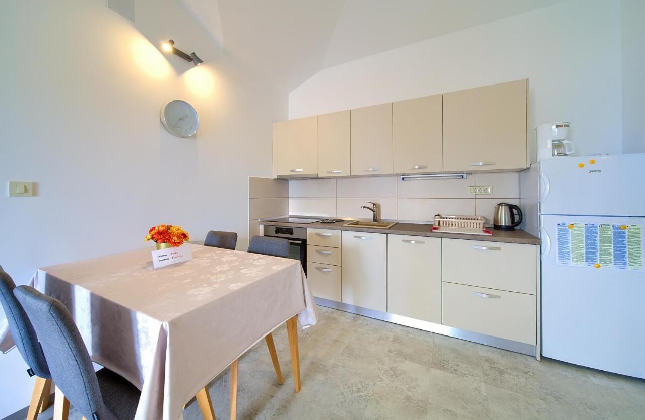 Apartmani Dal มาลินสกา ภายนอก รูปภาพ